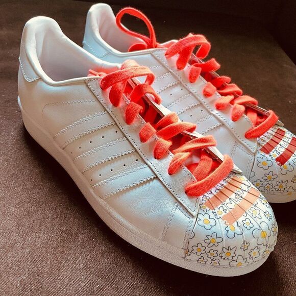 adidas Shoes - Mint cond adidas Pharrell Williams superstar 9.5